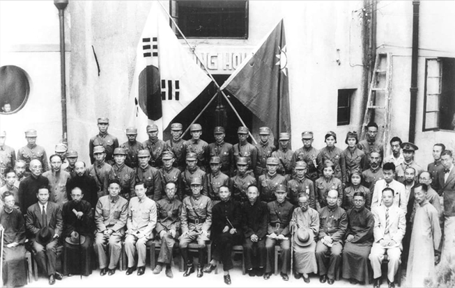 한국광복군 창립 기념사진